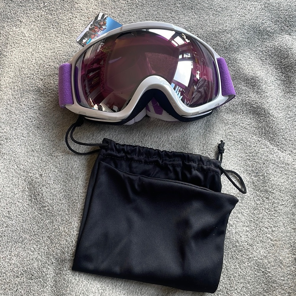 PURPLE WOMAN’S SNOW MOBILE SKI SNOWBOARDING SNOW ACTIVITIES GOOGLES *NEW*